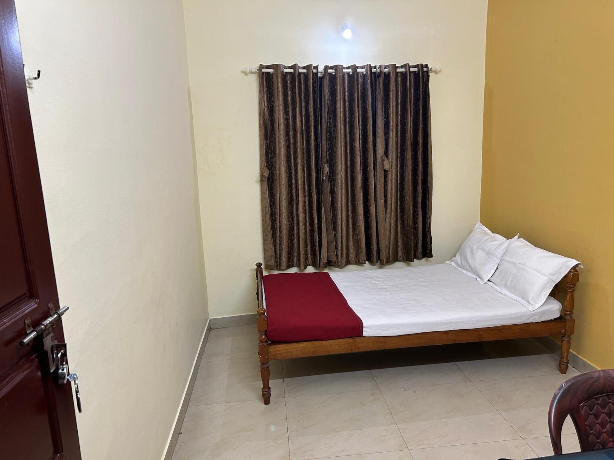 Mukalel Tourist Home Kochi Exterior photo