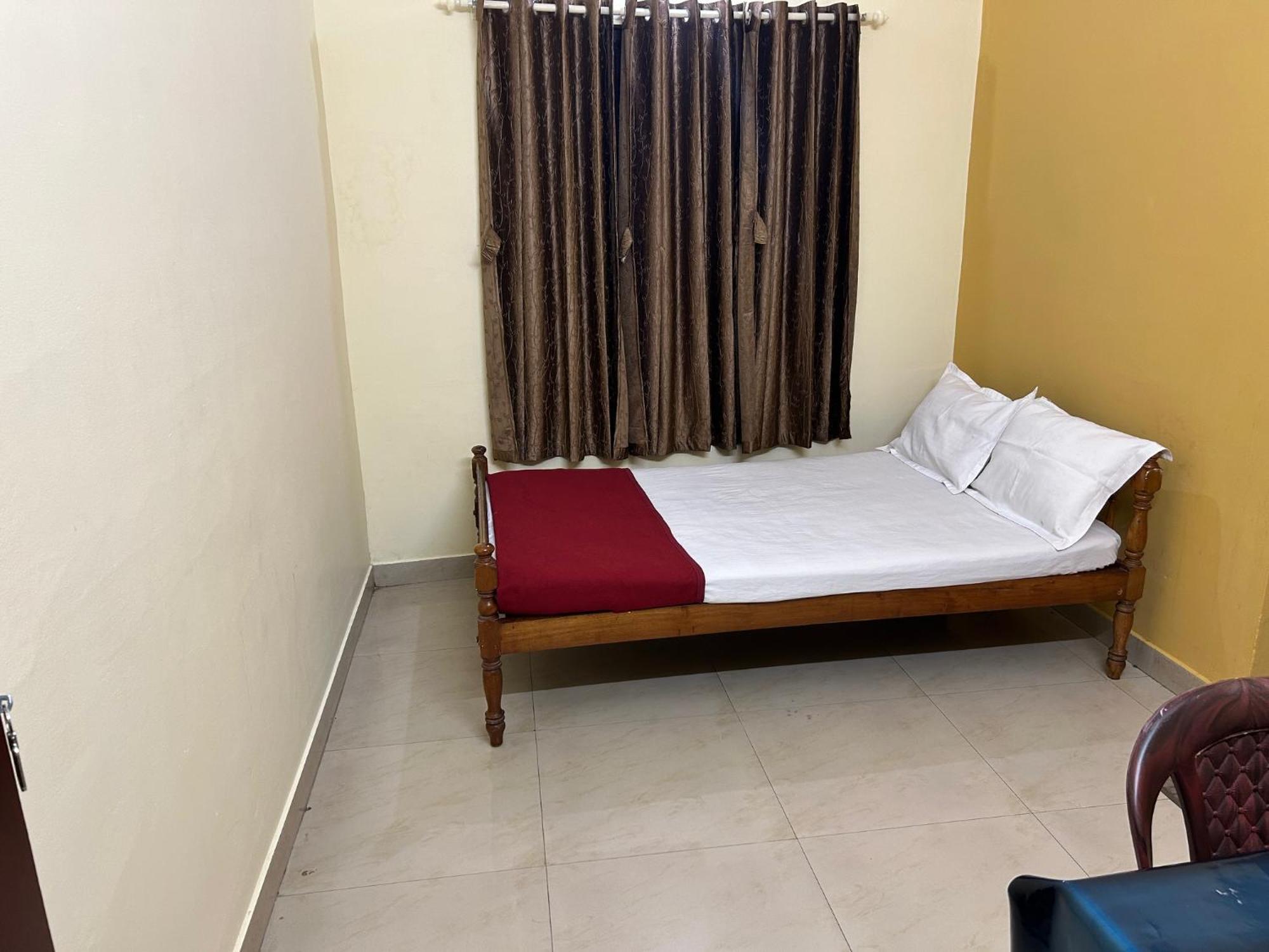 Mukalel Tourist Home Kochi Exterior photo