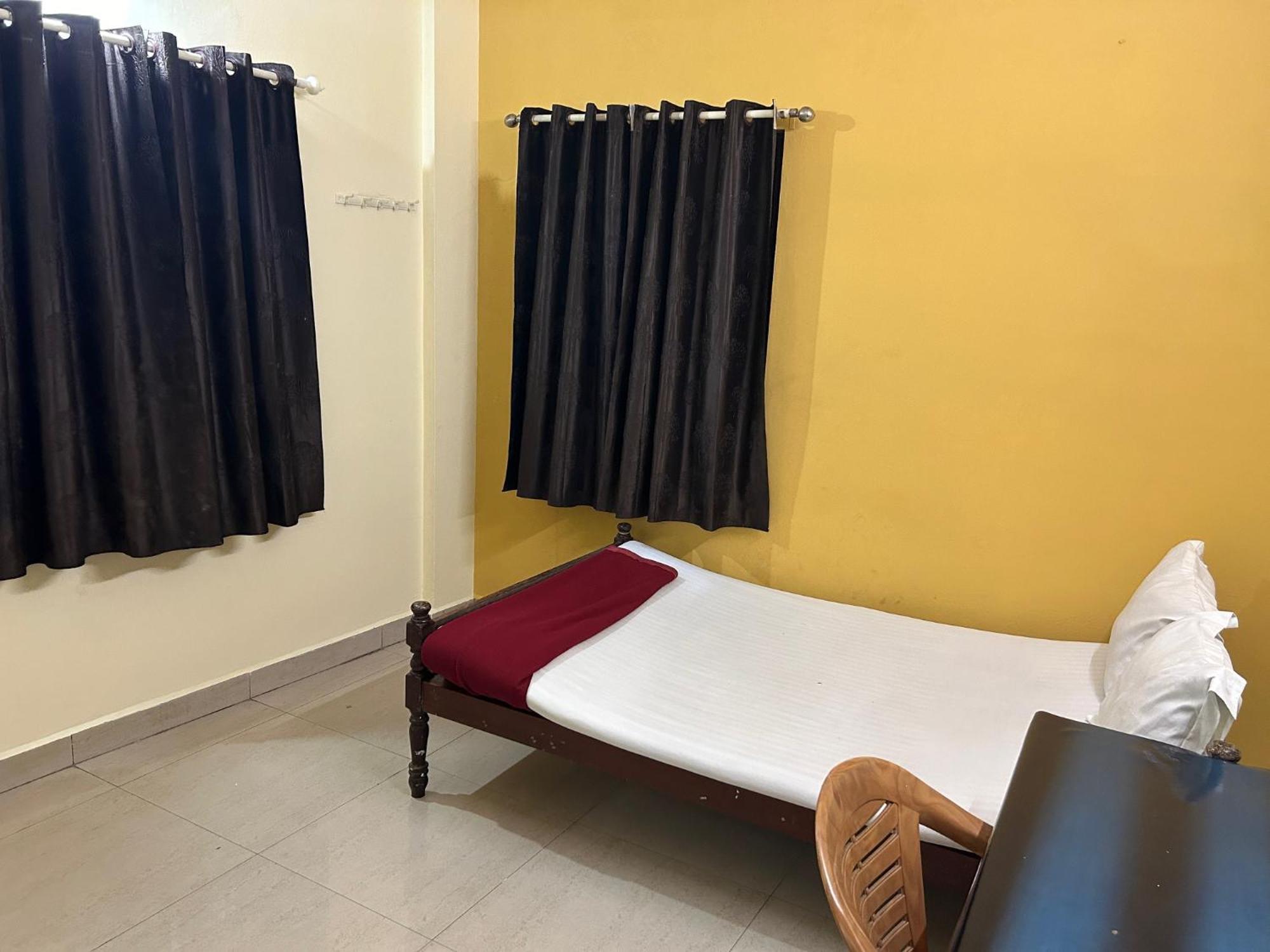 Mukalel Tourist Home Kochi Exterior photo