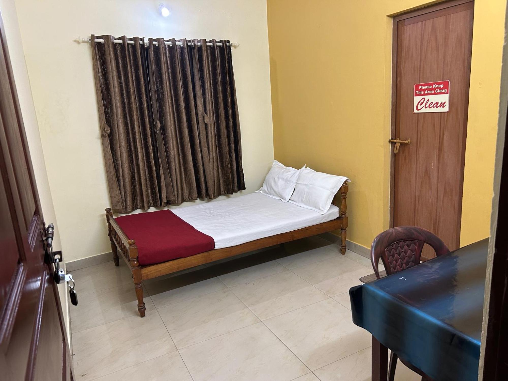 Mukalel Tourist Home Kochi Exterior photo
