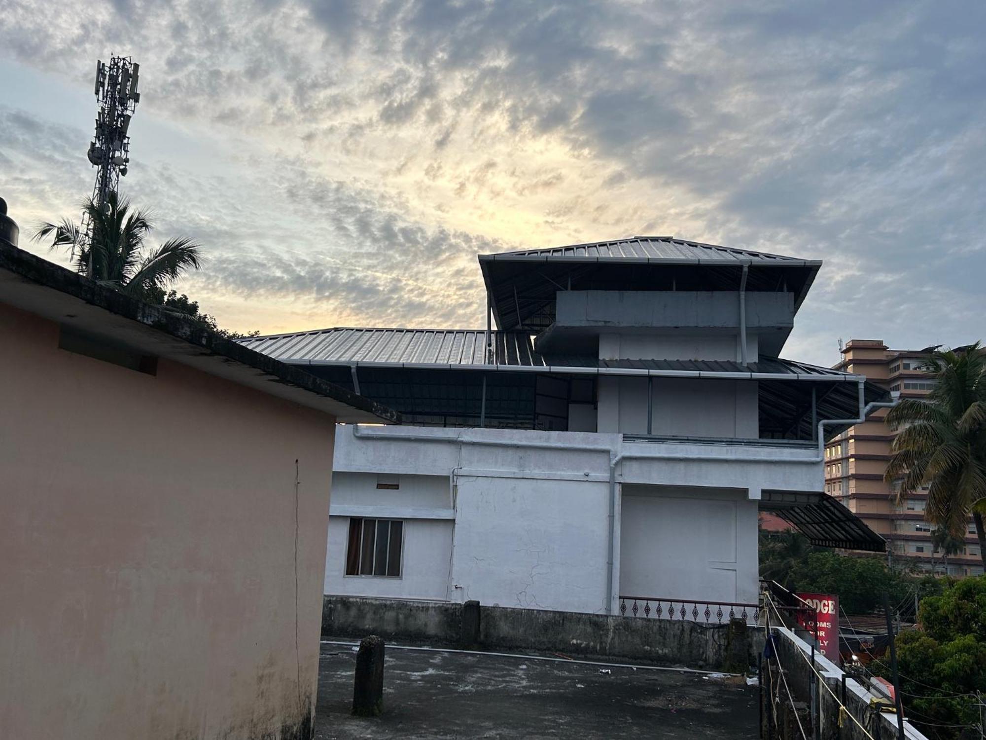 Mukalel Tourist Home Kochi Exterior photo