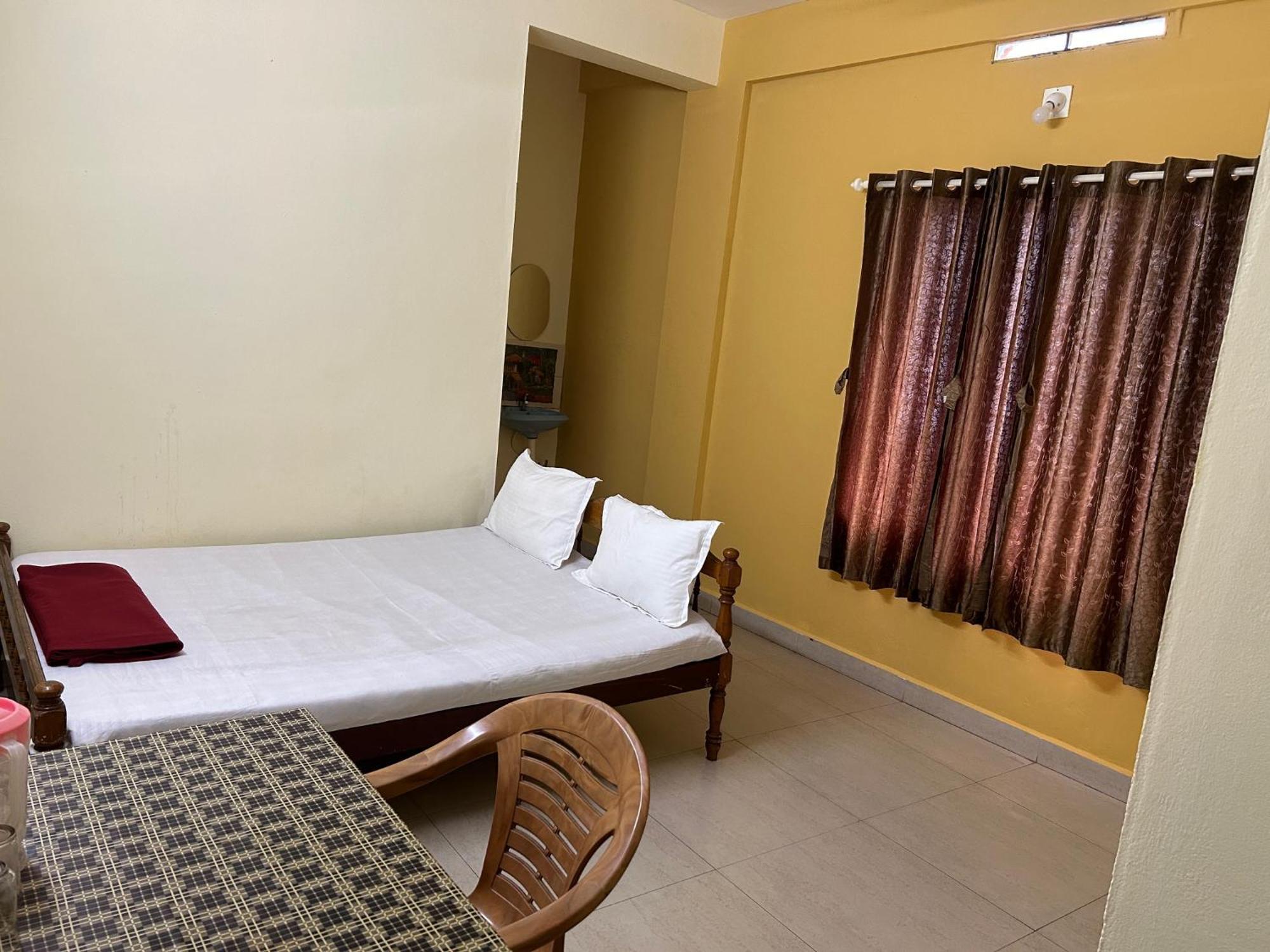 Mukalel Tourist Home Kochi Exterior photo
